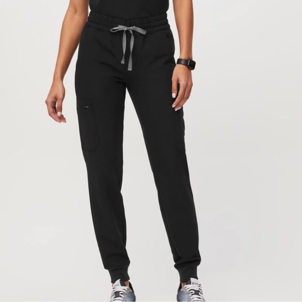 Women's Black Uman Relaxed - Jogger Scrub Pants